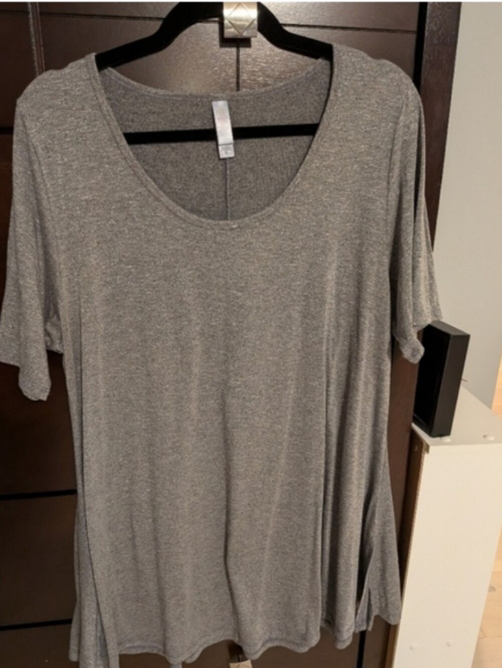 LuLaRoe Gray Scoop Neck Tunic - Picture 6 of 6